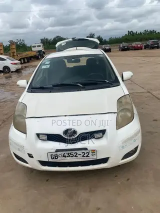 Toyota Yaris 1.3 VVT-i 2008 White