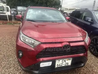 Toyota RAV4 XLE AWD 2020 Red