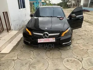 Mercedes-Benz C250 2014 Black