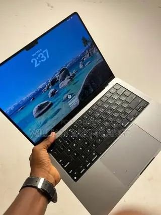 Laptop Apple MacBook Pro 2023 M3 8GB Apple M3 Pro SSD 1T