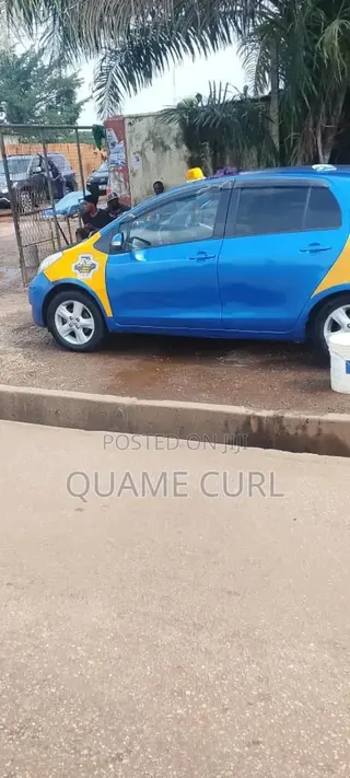 Toyota Vitz 1.3 FWD 3dr 2010 Blue