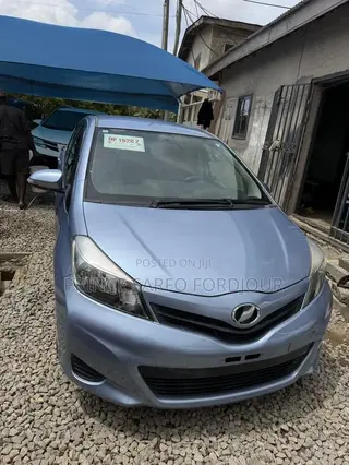Toyota Vitz 2012 Blue