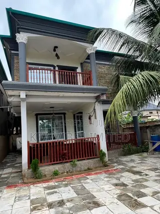 5bdrm House in Olebu for sale