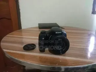 Sony Cyber-Shot DSC-HX400V 20.4MP Camera – 50× Optical Zoom