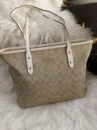 Coach Leather Bag With Zip