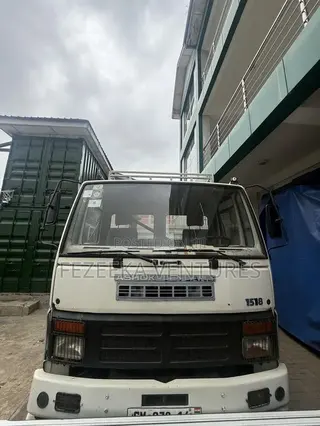 ASHOK LEYLAND 1518 Truck 2014 White