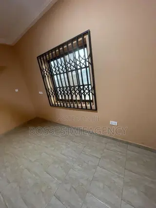 3bdrm Apartment in Boss Estate Agency, Police Station for rent