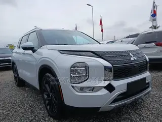Mitsubishi Outlander 2022 White