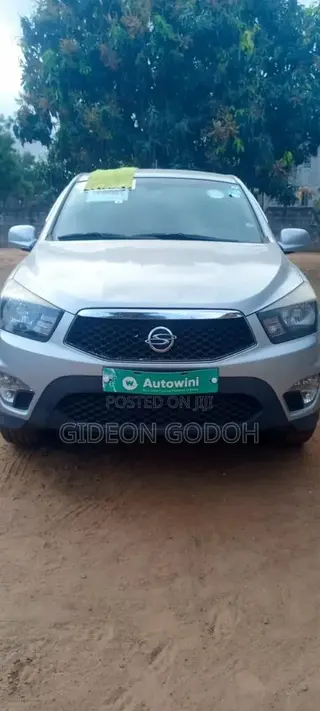 SsangYong Korando 2016 Silver