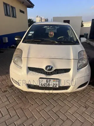 Toyota Vitz 1.3 AWD 3dr 2010 White