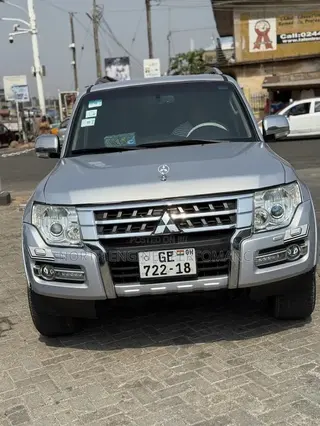 Mitsubishi Pajero 2011 Silver