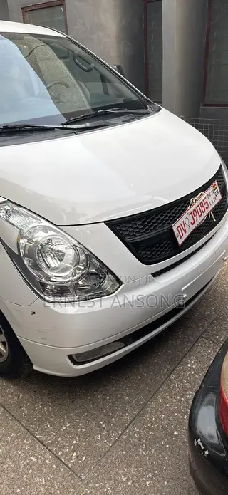 Hyundai Starex 2017 White