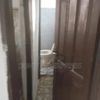 Mini Flat in Don V Enterprise, Ashomang Estate for rent