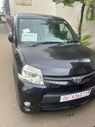 Toyota Sienta 2012 Pearl