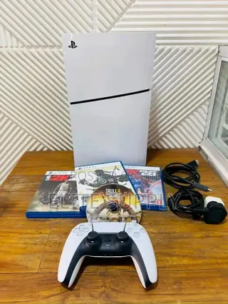 Play Station 5 Slim