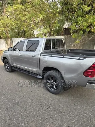 Toyota Hilux 2017 Silver