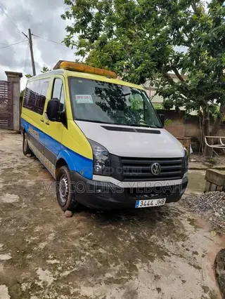 Volkswagen Transporter 2014 Yellow