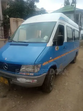 Mercedes-Benz 1113 1999 Blue