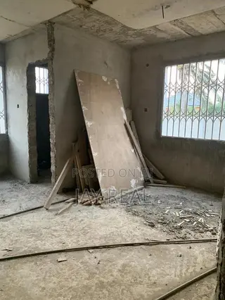 An Uncompleted 6bedrooms Self Compond for Sale