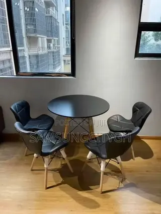 Mmodern 4-Seater Dinning Set