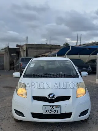 Toyota Vitz 1.3 FWD 3dr 2010 White