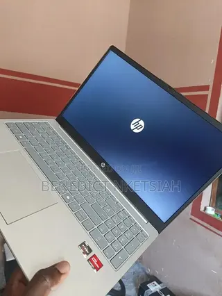 Laptop HP 15 16GB AMD Ryzen 5 SSHD (Hybrid) 500GB