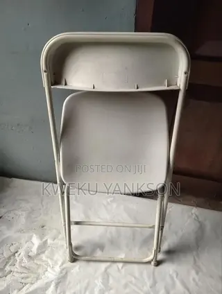 Foldable Plastic Chairs (6)