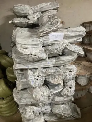 Square Shovels, Round Shovels Spades Sold in Sacks (Wholesale)