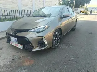 Toyota Corolla LE (1.8L 4cyl 2A) 2018 Gray