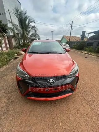 Toyota Yaris L Hatchback 5dr 2017 Orange