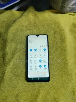 Samsung Galaxy A30 32 GB Black