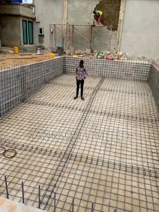 Swimming Pool Building Contractor
