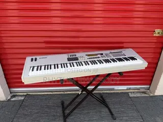 Yamaha Mo8