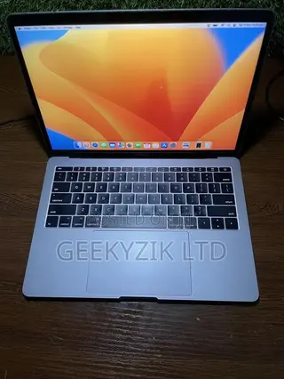 Laptop Apple MacBook Pro 16GB Intel Core i7 SSD 256GB