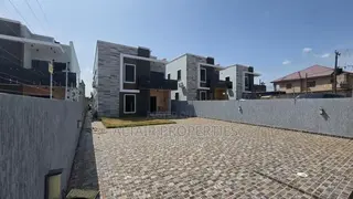 4bdrm House in Ogbojo, Accra Metropolitan for sale