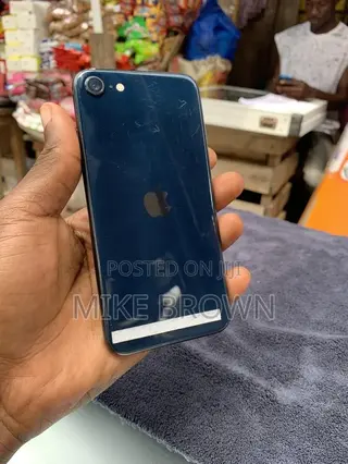 Apple iPhone SE (2022) 64 GB Black