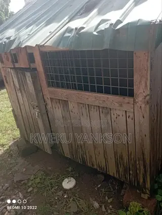Pallet Dog Cage