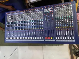 Soundcraft Mixer 32chanels