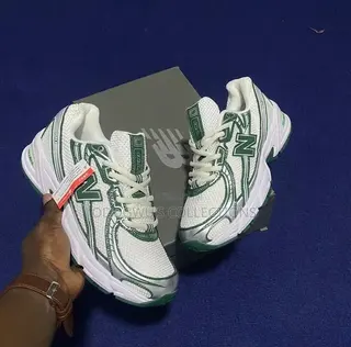 New Balance Sneaker
