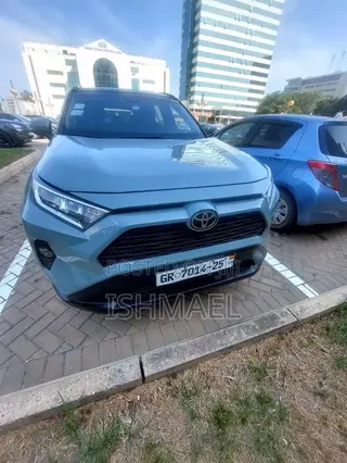 Toyota RAV4 XLE 2021 Green