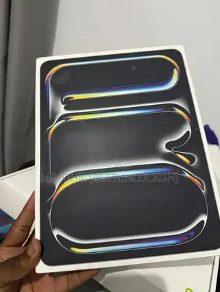 New Apple iPad Pro 13 (2025) 256 GB Black