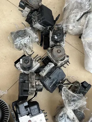Toyota Vitz/ Yaris ABS PUMP