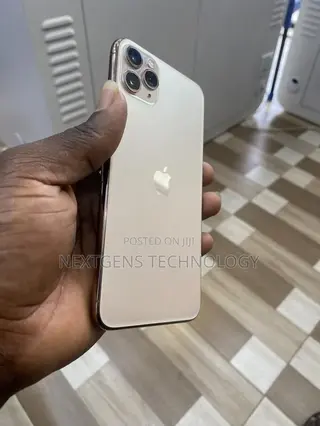 Apple iPhone 11 Pro Max 64 GB Gold