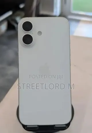 New Apple iPhone 16 128 GB White