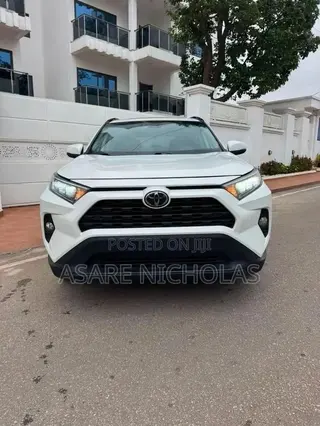 Toyota RAV4 2022 White