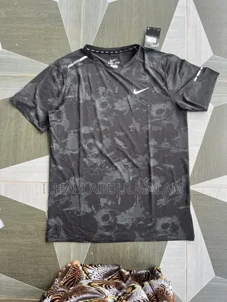 Nike Black With Grey Patterned Design