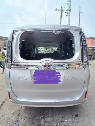Toyota Voxy 2014,2015,2016,2017 Windscreen/Windshield