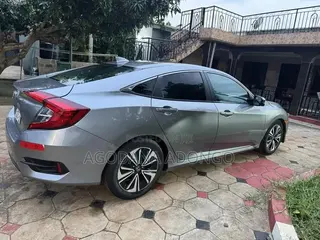 Honda Civic EX-L w/Navi 4dr Hatchback (1.5L 4cyl) 2017 Gray