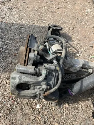 Nissan Rogue Back Axle Complete 2017/2019
