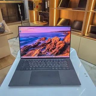 Laptop Dell Precision 5560 32GB Intel Core i9 SSD 512GB